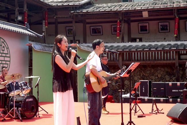 三明大田：傳統(tǒng)戲曲進(jìn)城、現(xiàn)代文藝下鄉(xiāng)推動(dòng)城鄉(xiāng)文化深度互融(圖2)